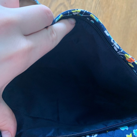 🔴Final Price✨HP✨ Vera Bradley large crossbody bag - Picture 2 of 5